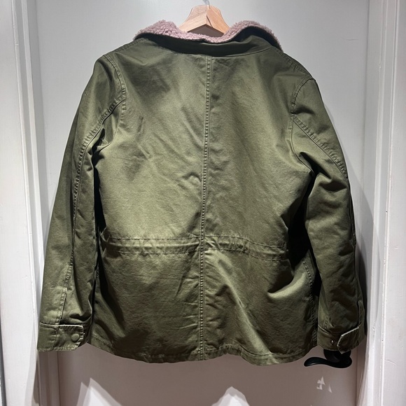 Large army green jacket with a light pink Sherpa inside - Picture 3 of 3